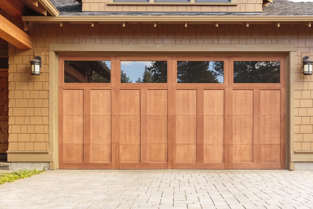 6 Reasons to Let Professionals Maintain Garage Door